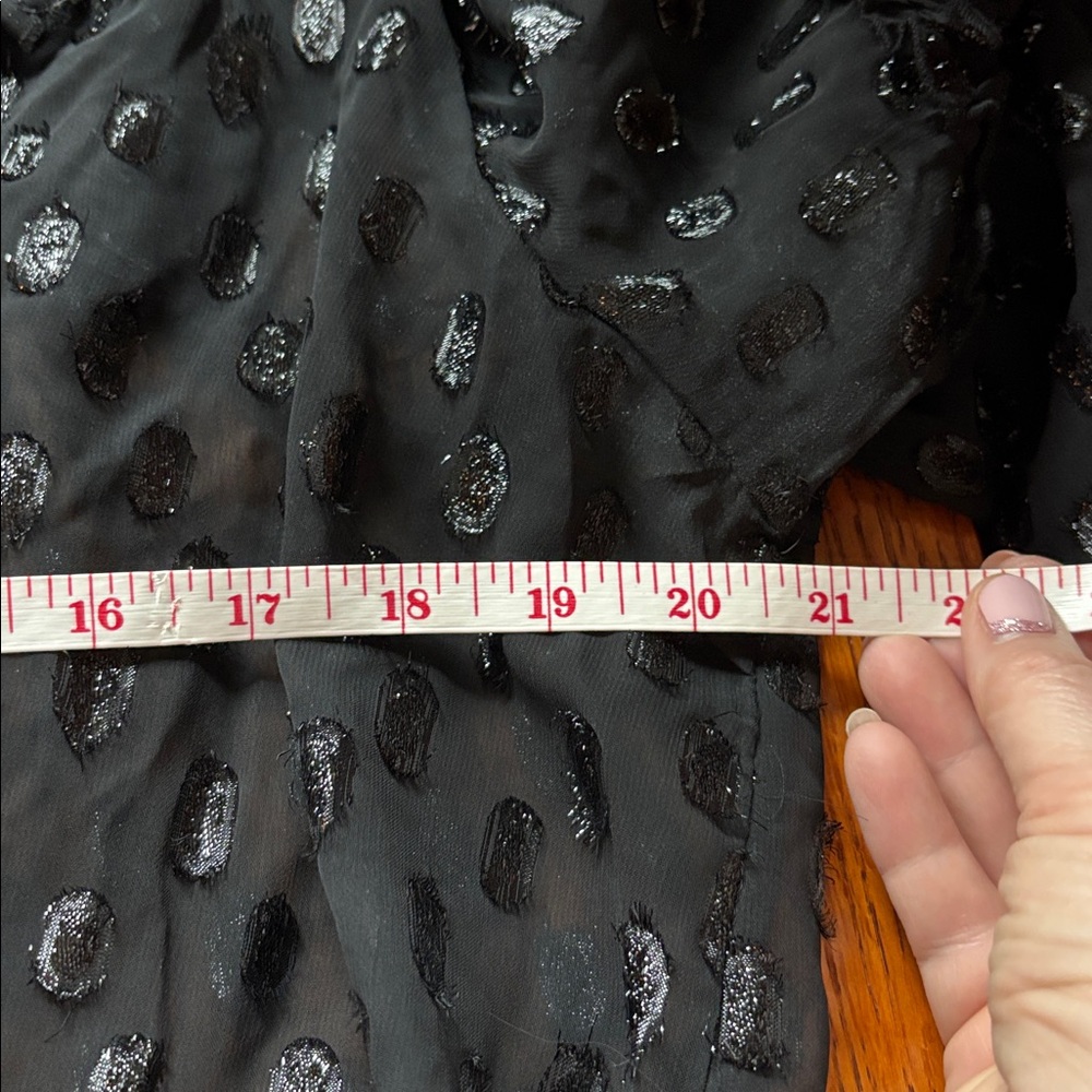 CALLIGRAPHIE elegant sheer appliqué black blouse. Billowing sleeves. Size large - Picture 10 of 10